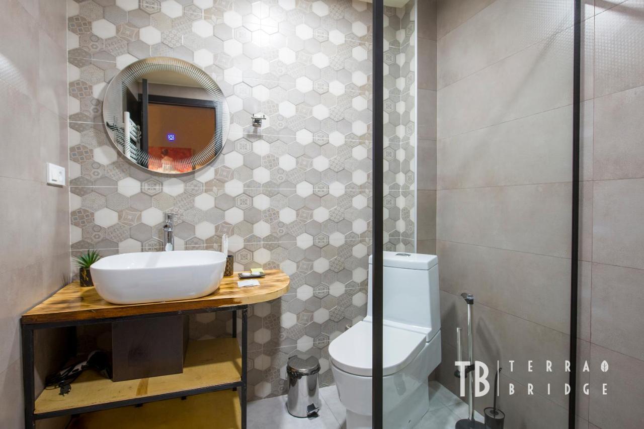 Hotel Terra Bridge Tiflis Exterior foto