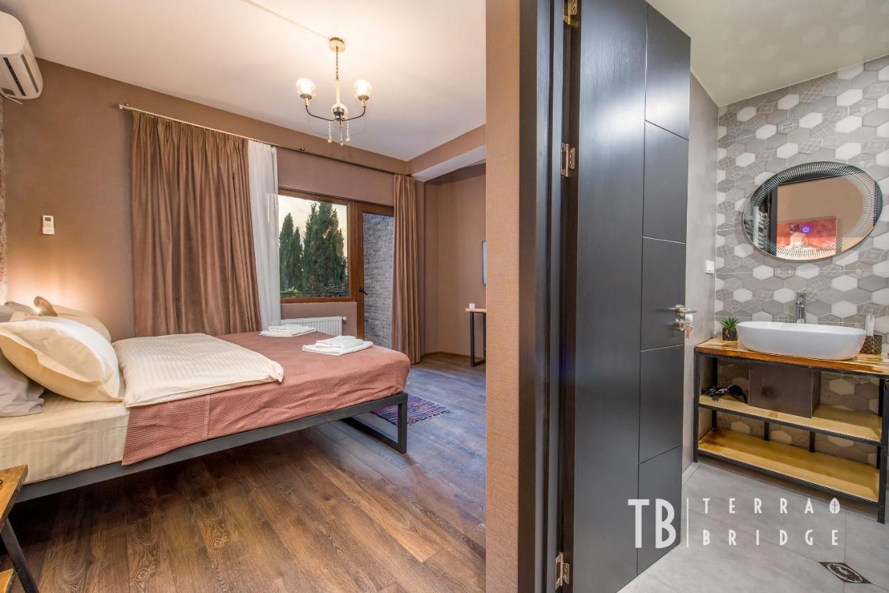 Hotel Terra Bridge Tiflis Exterior foto