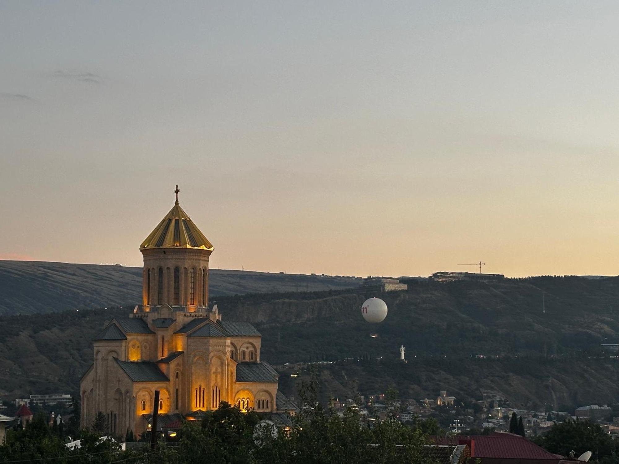 Hotel Terra Bridge Tiflis Exterior foto